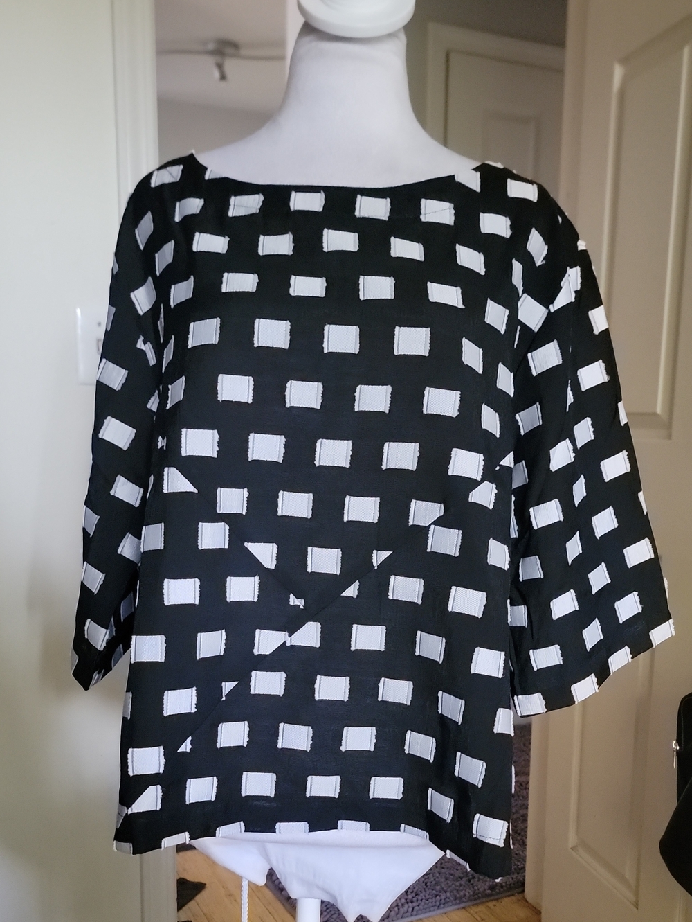 Liv By Habitat Black & White Geometric Box-Pattern Women’s Top